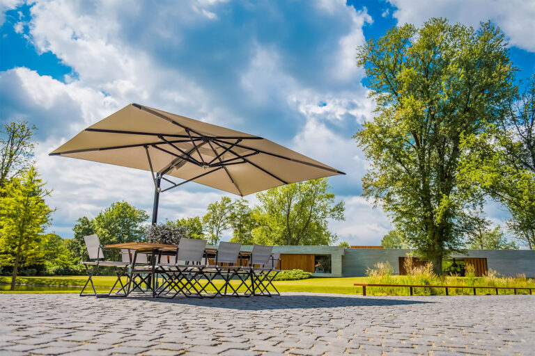 Tucci Parasol in cream