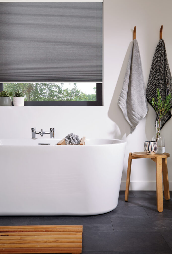 Cellular blinds - Celeste anthracite in a bathroom. 